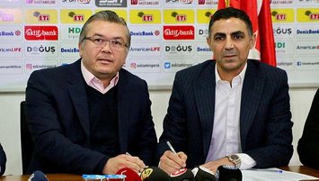 Es-Es’in yeni hocası Özer