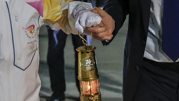 Olimpiyat meşalesi yakıldı