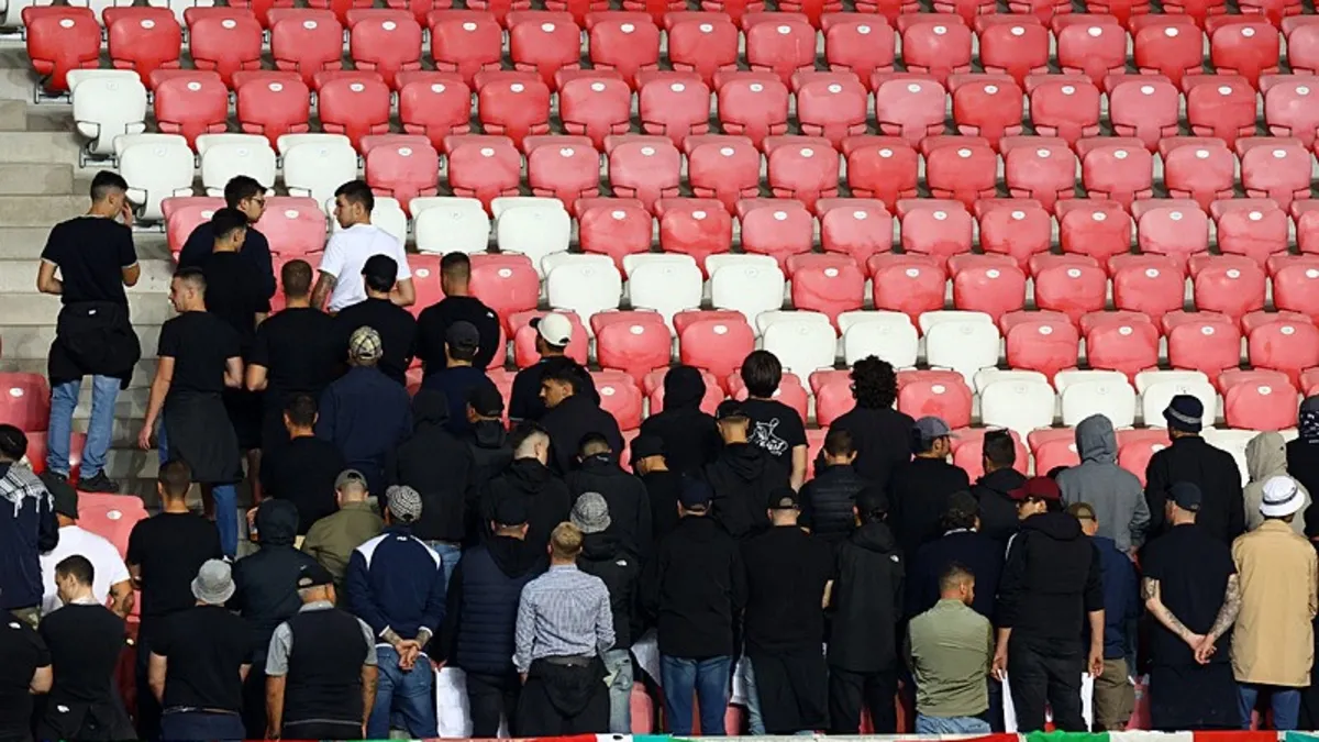 İtalyan taraftarlardan İsrail ulusal marşına protesto