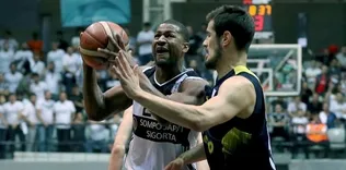 Seride durumu 3-0 yaptı