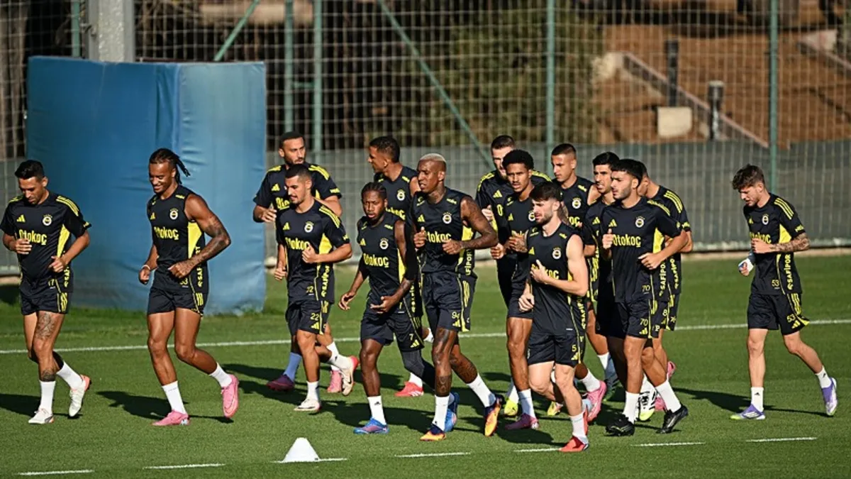 Fenerbahçe'de transferin son gününde ayrılık! Süper Lig ekipleri devrede