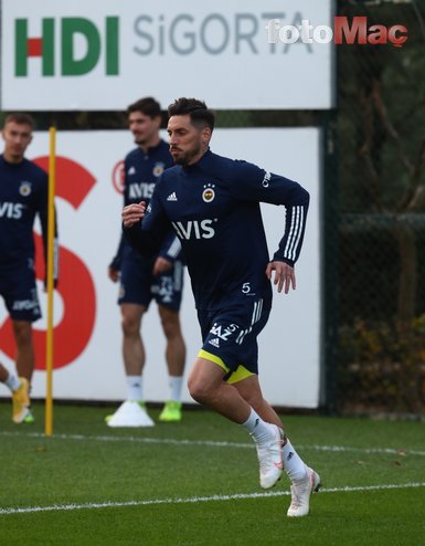 Fenerbahçe'den Galatasaray'a transfer şoku! Devreye girdiler