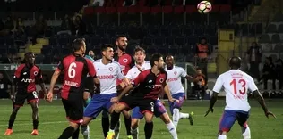10 kişi kalan rakibini 2 golle geçti