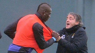Mancini'den Balotelli sözleri: Kafasını futbola verirse...