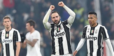 Juventus finale göz kırptı