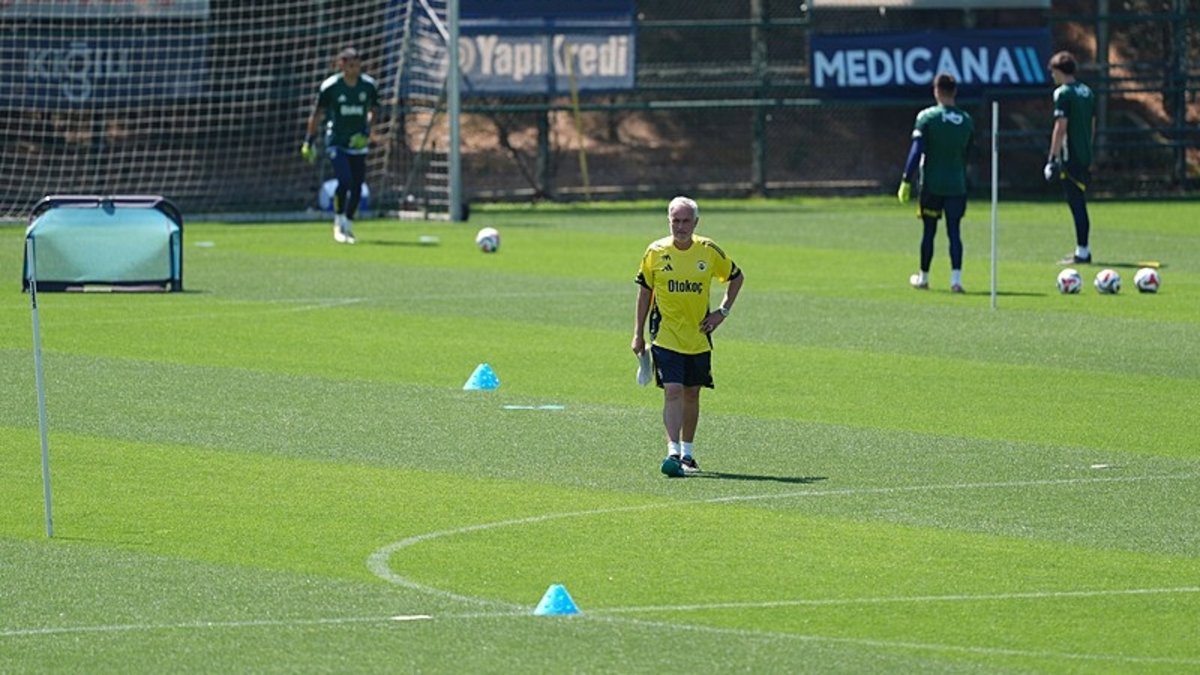 TRANSFER HABERİ: Fenerbahçeli o isim ülkesine dönüyor! İşte yeni takımı TRANSFER HABERİ: Fenerbahçeli o isim ülkesine dönüyor! İşte yeni takımı