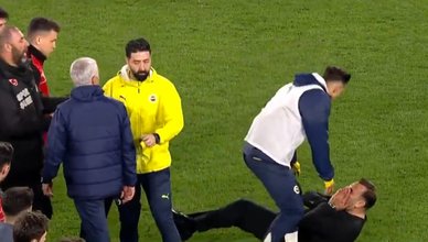 Mourinho’nun Buruk’a müdahalesi dış basında! Son dakika olarak verdiler