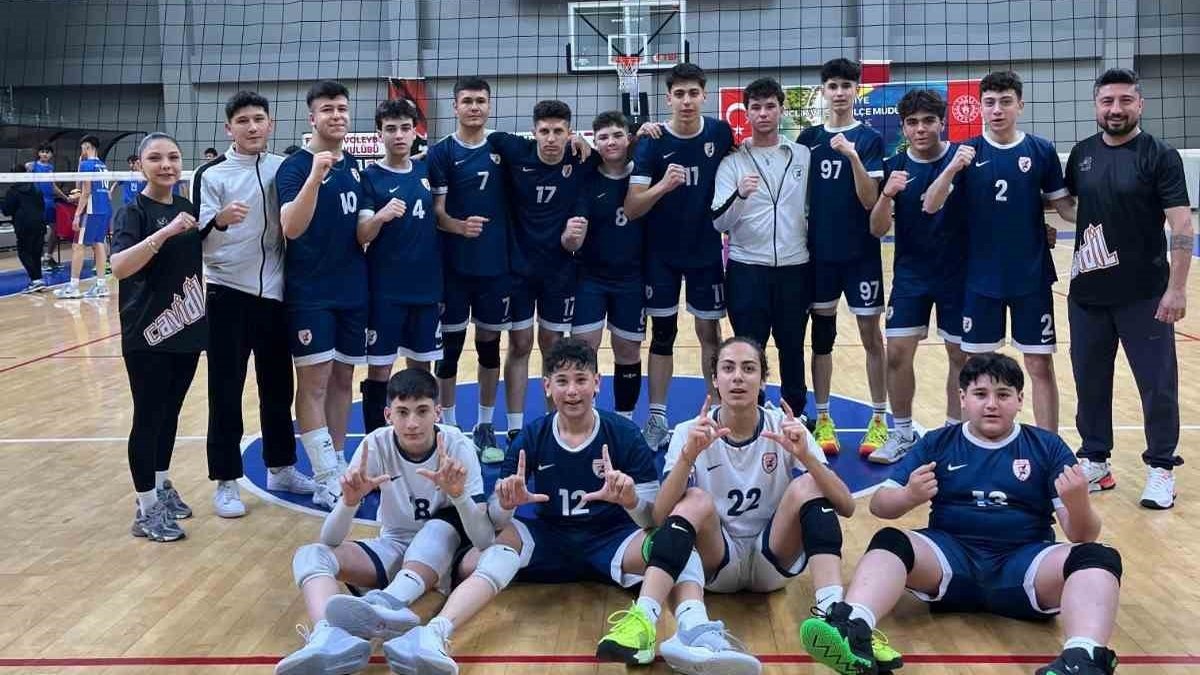 Cavidil Voleybol namağlup yarı finale yükseldi!