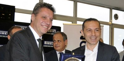 Cüneyt Çakır'a yılın futbol hakemi ödülü
