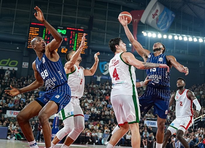 anadolu-efes-fenerbahce-beko-maci-ne-zaman-saat-kacta-hangi-kanalda-euroleaguede-turk-derbisi-zirveye-oynuyor-1761306507666.jpeg Anadolu Efes - Fenerbahçe Beko maçı hangi kanalda?