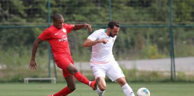Alanyaspor ile Antalyaspor golsüz berabere kaldı