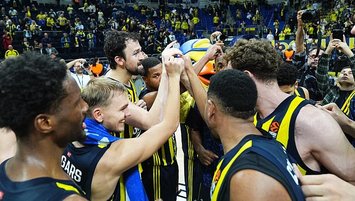 Lider Fenerbahçe Bologna'da