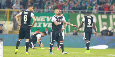 Bursaspor-Beşiktaş maçı 3 dakika durdu