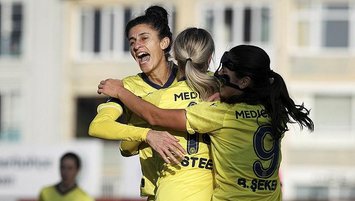 Bir derbi zaferi de kadınlardan