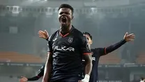 Başakşehir evinde güldü!