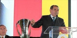 Eleştirilen Özbek 2’nci kupasını aldı