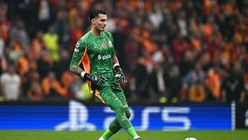 Futbolu Galatasaray'da bırakmak isterim