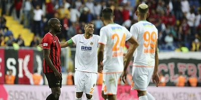 Lider Alanya puanı kurtardı