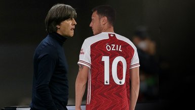 Mesut Özil'den Joachim Löw'e göndermeli tweet!