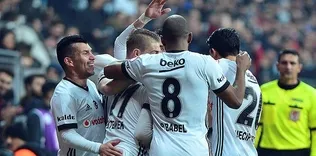 Beşiktaş yolu yarıladı!