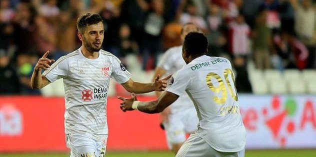 Sivasspor galibiyetle başladı