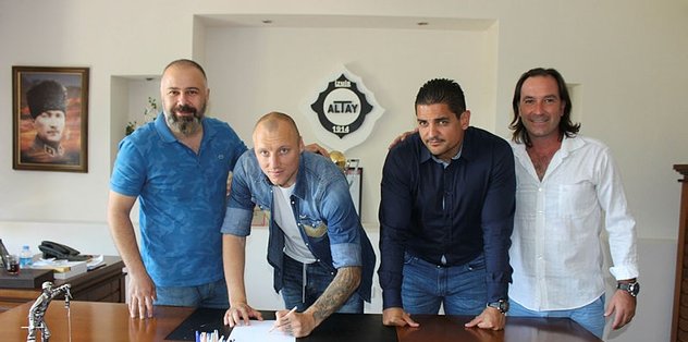 Altay Ivan Ivanov ile anlaştı
