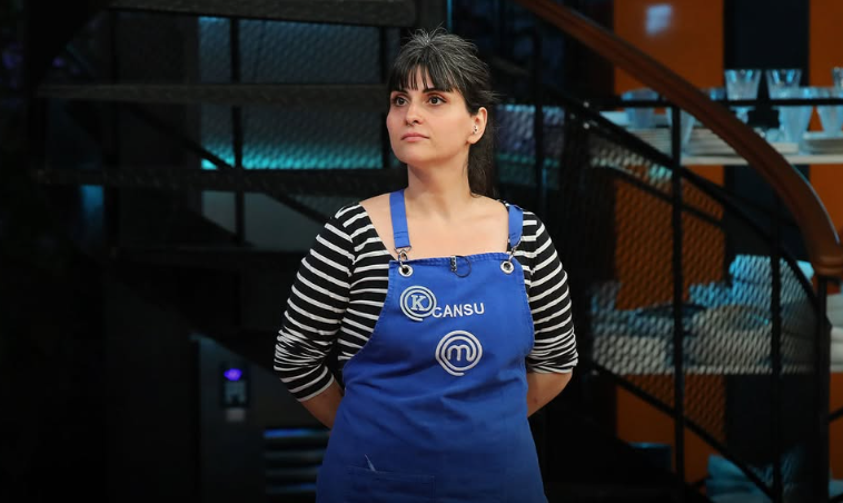 -masterchefte-kaptanlik-duellosunu-kim-kazandi-5-ekim-mavi-takim-kaptani-kim-oldu-mavi-ve-kirmizi-takim-yarism-1759730942898.png