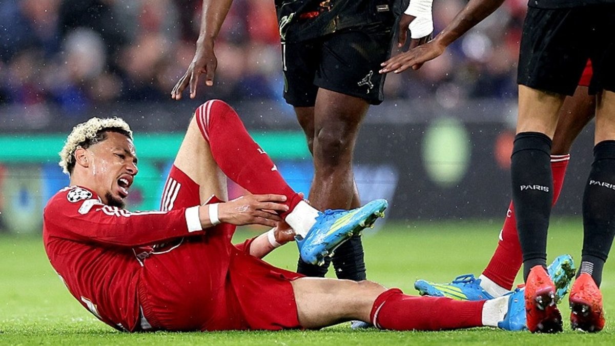 Liverpool'da Hugo Ekitike şoku! 9 ay sahalardan uzak kalacak