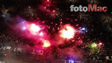 Trabzonsporlu taraftarlar şampiyonluğu doyasıya kutladı