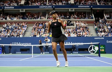 Serena Williams kortta terör estirdi!