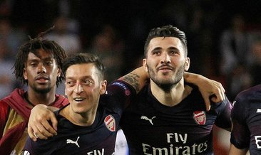 Mesut Özil'e yakın koruma
