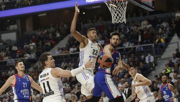 Anadolu Efes handed 3rd straight loss in EuroLeague