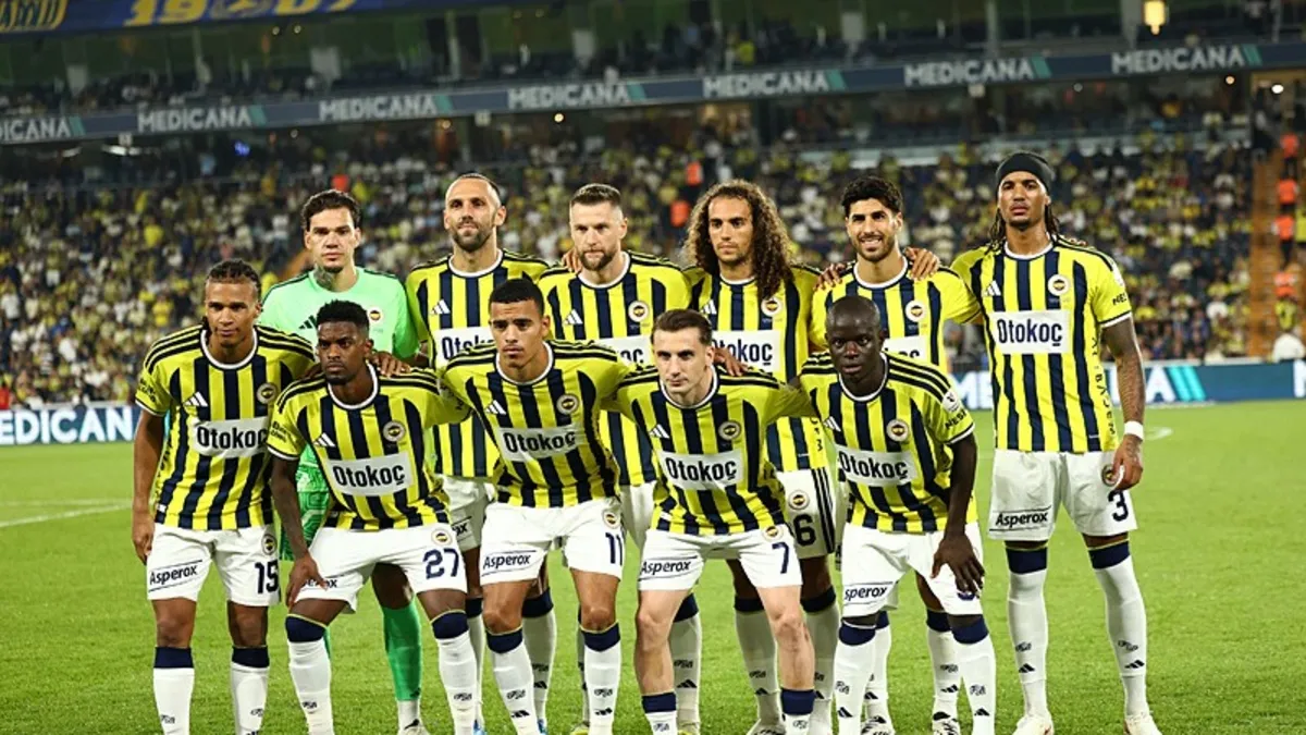 Fenerbahçe'de Lyon Maçı İçin Sürpriz İlk 11!