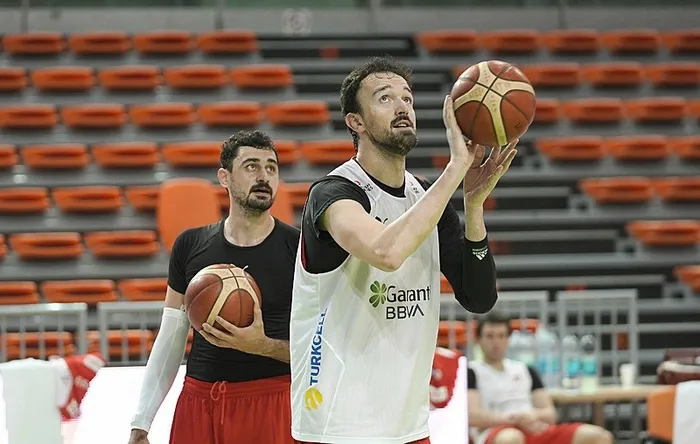 bosna-hersek-turkiye-maci-canli-basketbol-maci-ne-zaman-hangi-kanalda-1782980200590.jpeg Bosna Hersek-Türkiye maçı hangi kanalda?