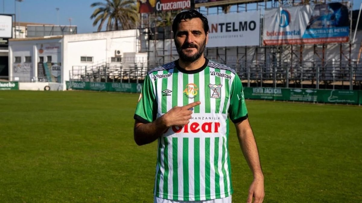 44 yaşındaki Guiza’dan fair play dersi! Boş kaleye gol atmak yerine...