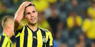 Van Persie tribünleri ikiye böldü