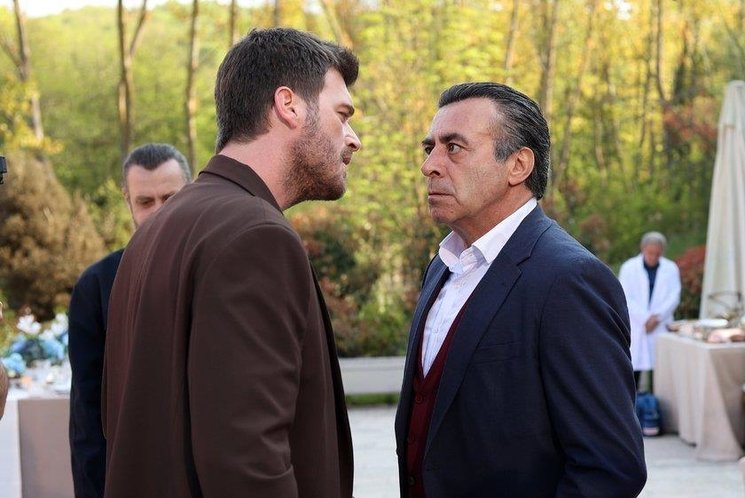aile-9-bolum-izle-show-tv-aile-son-bolum-full-izle-aile-dizisi-canli-izle-yeni-bolum-aile-9-bolum-tek-parca-1683030127558.jpeg