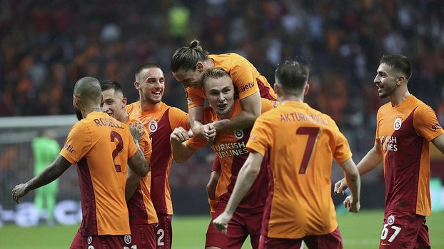 Aslan zirvede!