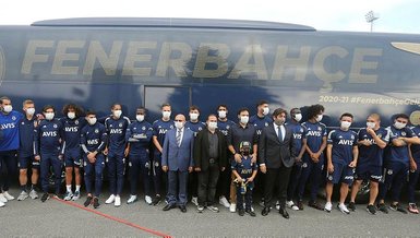 Fenerbahçe'de tasarımını taraftarların seçtiği yeni takım otobüsü tanıtıldı