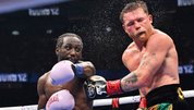 Terence Crawford Canelo’yu devirdi!