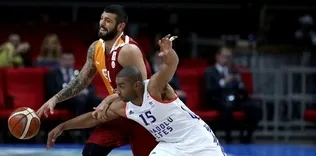 Efes yarıladı