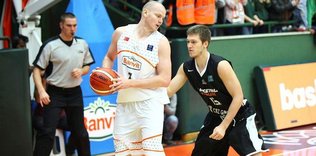 Banvit Komşu'dan eli boş döndü