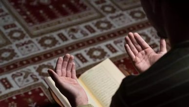 Berat gecesi TÖVBE İSTİĞFAR DUASI | İstiğfar ne demek, nasıl tövbe edilir? Tövbe tevbe ve İstiğfar suresinin Türkçe anlamı ve okunuşu