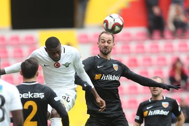 Kayserispor - Akhisarspor maçından kareler
