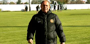 Es Es çıkış peşinde!