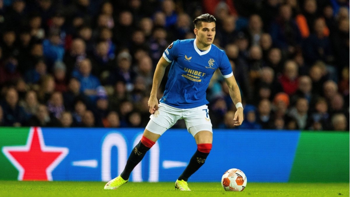 Fenerbahçe Ianis Hagi’yi transfer gündemine aldı! Fenerbahçe Ianis Hagi’yi transfer gündemine aldı!