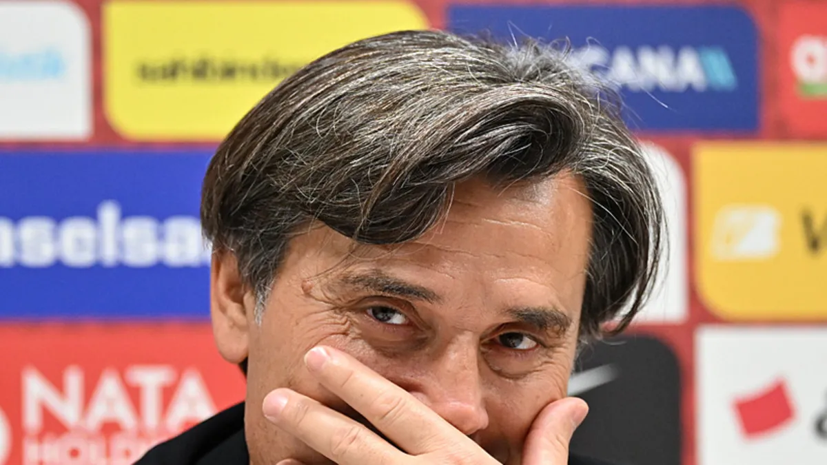 Ahmet Çakar'dan Montella'ya eleştiri: "Utanmadan, sıkılmadan..."