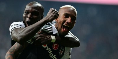 Talisca ve Aboubakar Ada yolcusu