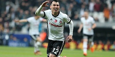 Gary Medel kendini aştı