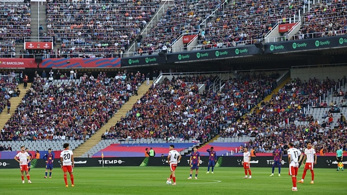 La Liga’da protesto büyüyor! Barcelona ve Girona futbolcuları maçı boykot etti La Liga’da protesto büyüyor! Barcelona ve Girona futbolcuları maçı boykot etti